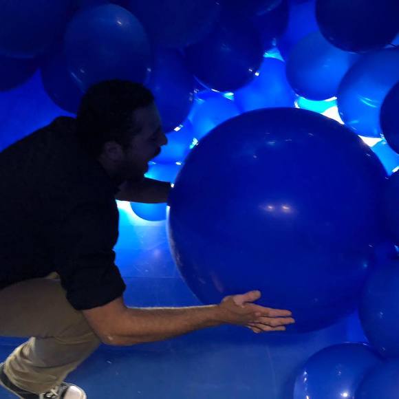 Meet your Posher, Enrique - Picture 1 of 1